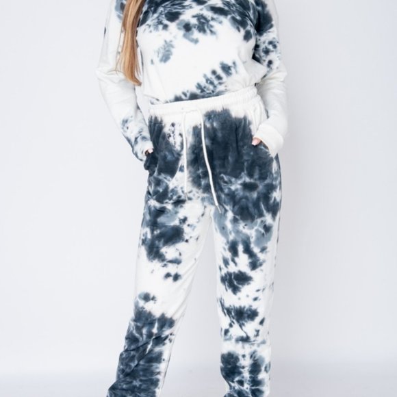 NWT Black Tie Dye Sweatshirt & Jogger Lounge Set - Picture 6 of 7